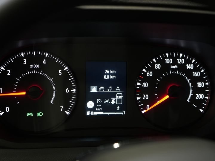 Renault Master Van T35 2.0 dCi 130 CP L2H2 Advance BPM FREE! LED/ Dispozitiv de remorcare 2.5t/ Navi/ Carplay/ Cameră/ Climă/ PDC/ Cruise/ Cârlig de remorcare