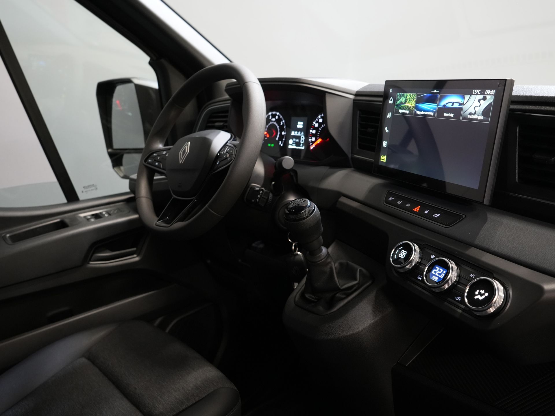 Renault Master Van T35 2.0 dCi 130 CP L2H2 Advance BPM FREE! LED/ Dispozitiv de remorcare 2.5t/ Navi/ Carplay/ Cameră/ Climă/ PDC/ Cruise/ Cârlig de remorcare