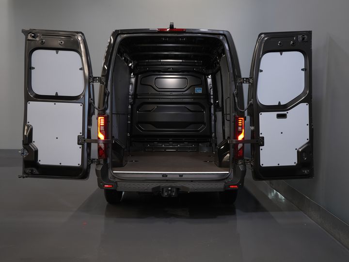 Renault Master Van T35 2.0 dCi 130 CP L2H2 Advance BPM FREE! LED/ Dispozitiv de remorcare 2.5t/ Navi/ Carplay/ Cameră/ Climă/ PDC/ Cruise/ Cârlig de remorcare