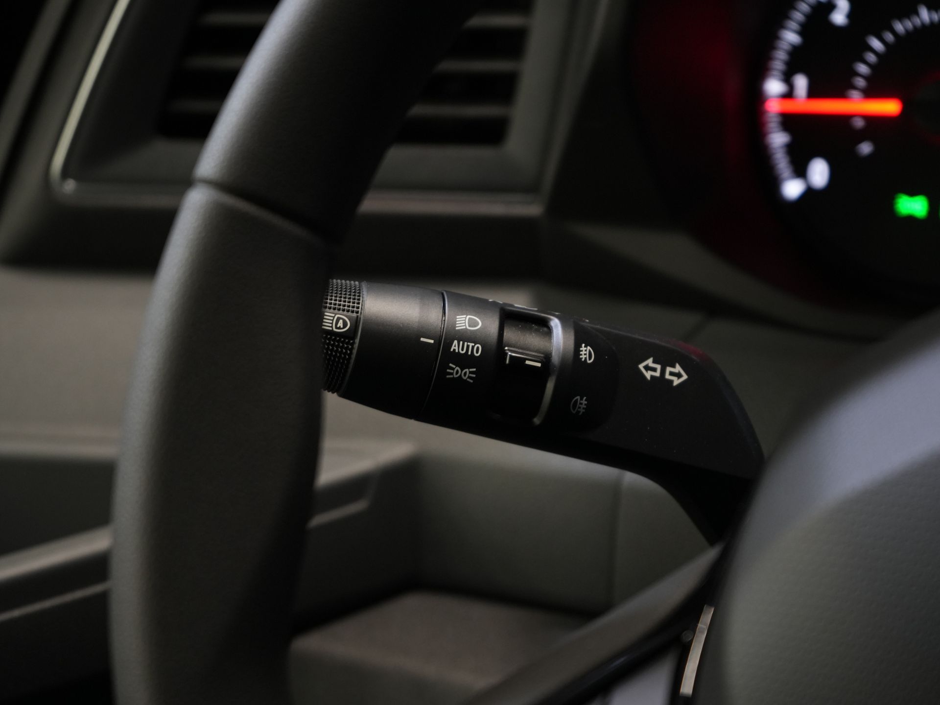 Renault Master Van T35 2.0 dCi 130 CP L2H2 Advance BPM FREE! LED/ Dispozitiv de remorcare 2.5t/ Navi/ Carplay/ Cameră/ Climă/ PDC/ Cruise/ Cârlig de remorcare