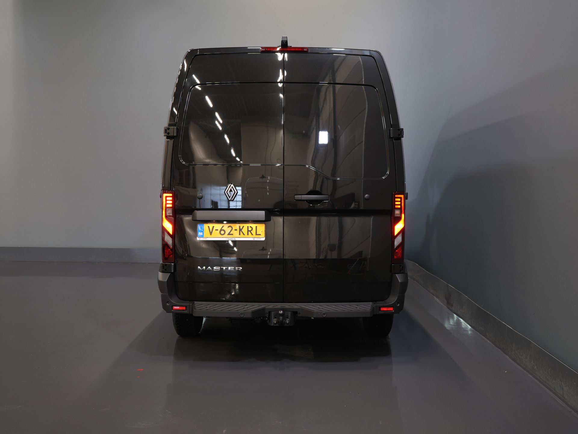 Renault Master Van T35 2.0 dCi 130 CP L2H2 Advance BPM FREE! LED/ Dispozitiv de remorcare 2.5t/ Navi/ Carplay/ Cameră/ Climă/ PDC/ Cruise/ Cârlig de remorcare