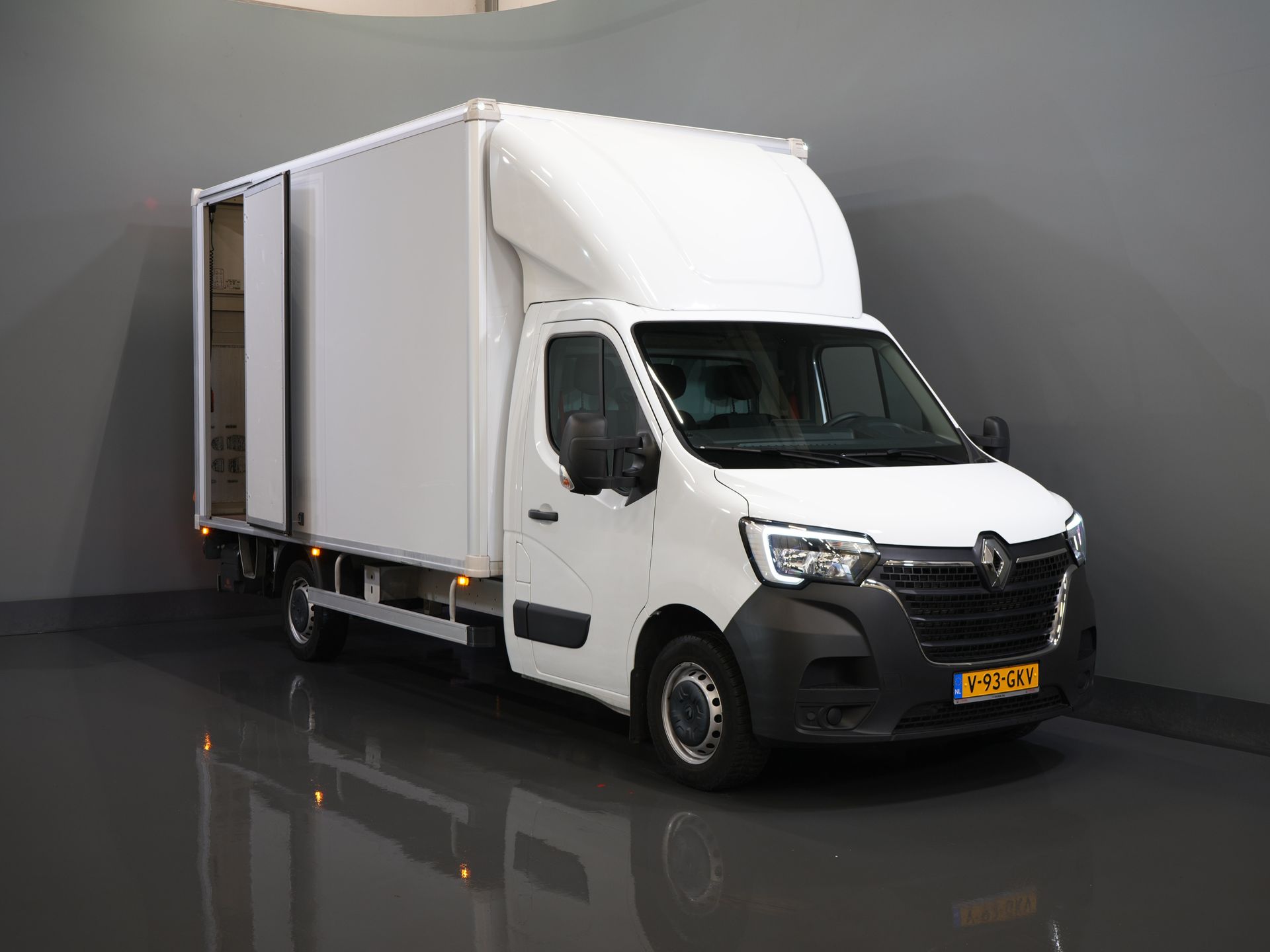 Renault Master Bakwagen T35 2.3 dCi 165 pk BPM Vrij! Bakwagen 420x215x233 Laadklep/ Zijdeur/ Meubelbak/ Spoiler/ Cruise/ Airco