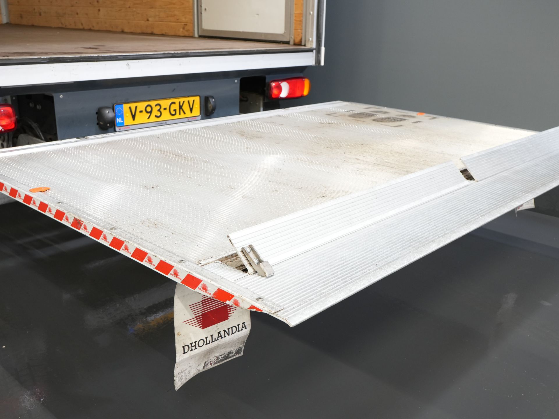 Renault Master Bakwagen T35 2.3 dCi 165 pk BPM Vrij! Bakwagen 420x215x233 Laadklep/ Zijdeur/ Meubelbak/ Spoiler/ Cruise/ Airco