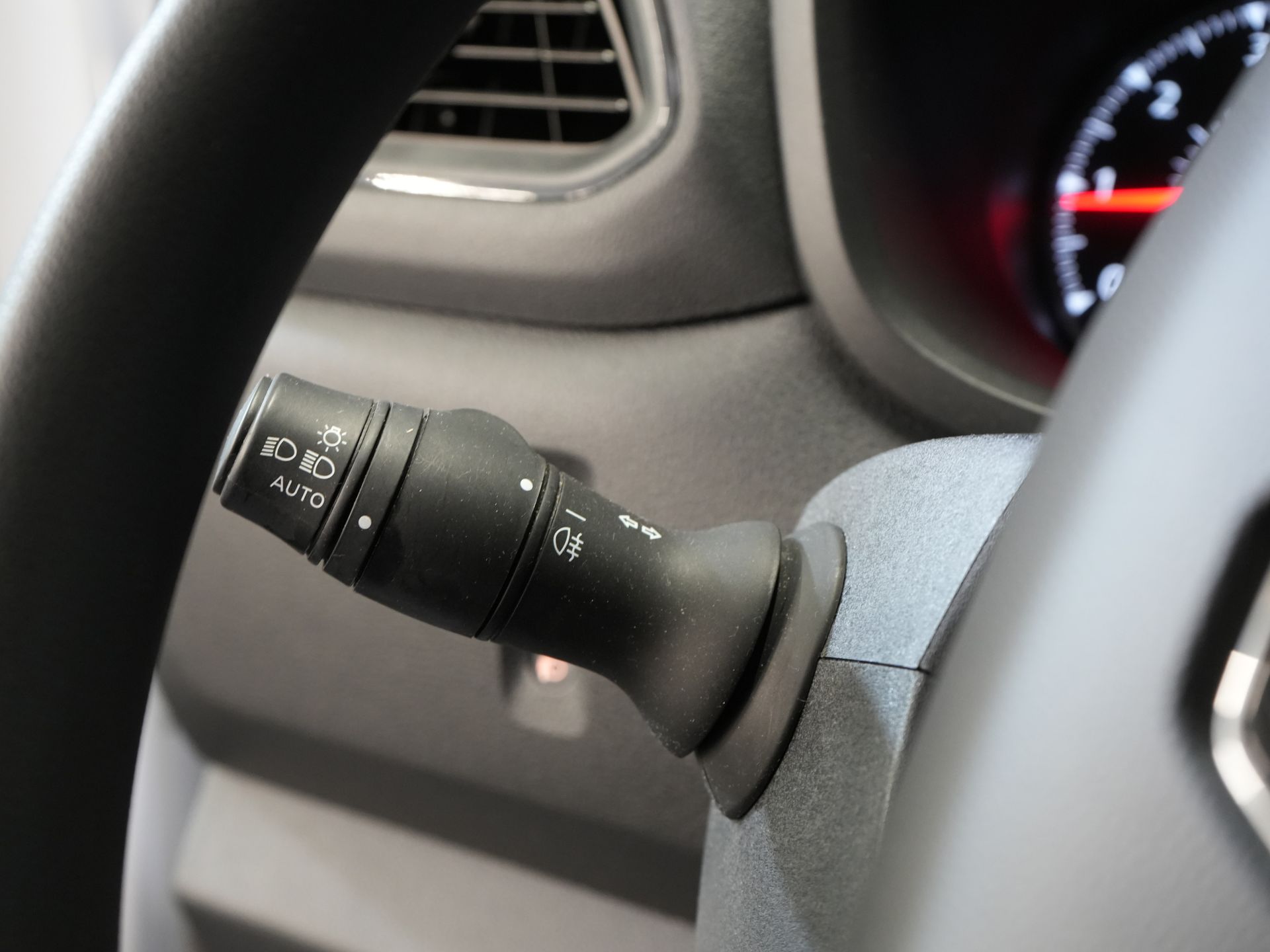 Renault Master Bakwagen T35 2.3 dCi 165 pk BPM Vrij! Bakwagen 420x215x233 Laadklep/ Zijdeur/ Meubelbak/ Spoiler/ Cruise/ Airco