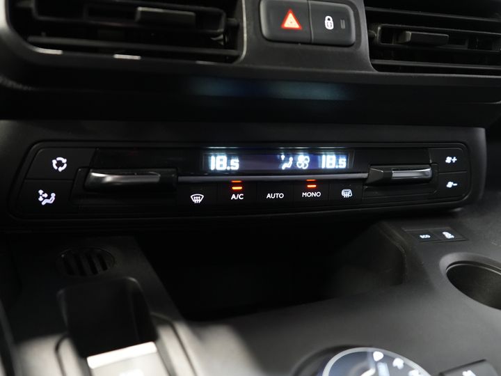 Peugeot Partner Van 1.5 HDI 130 к.с. Авт. L2 BPM БЕЗКОШТОВНО! Багажник на даху/ 3перс./ Carplay/ Камера/ Клімат/ PDC/ LMV/ Круїз/ Фаркоп