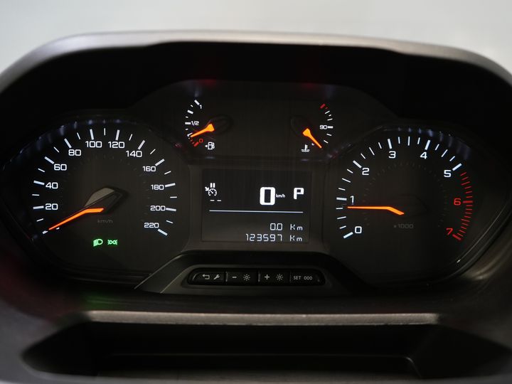 Peugeot Partner Van 1.5 HDI 130 к.с. Авт. L2 BPM БЕЗКОШТОВНО! Багажник на даху/ 3перс./ Carplay/ Камера/ Клімат/ PDC/ LMV/ Круїз/ Фаркоп