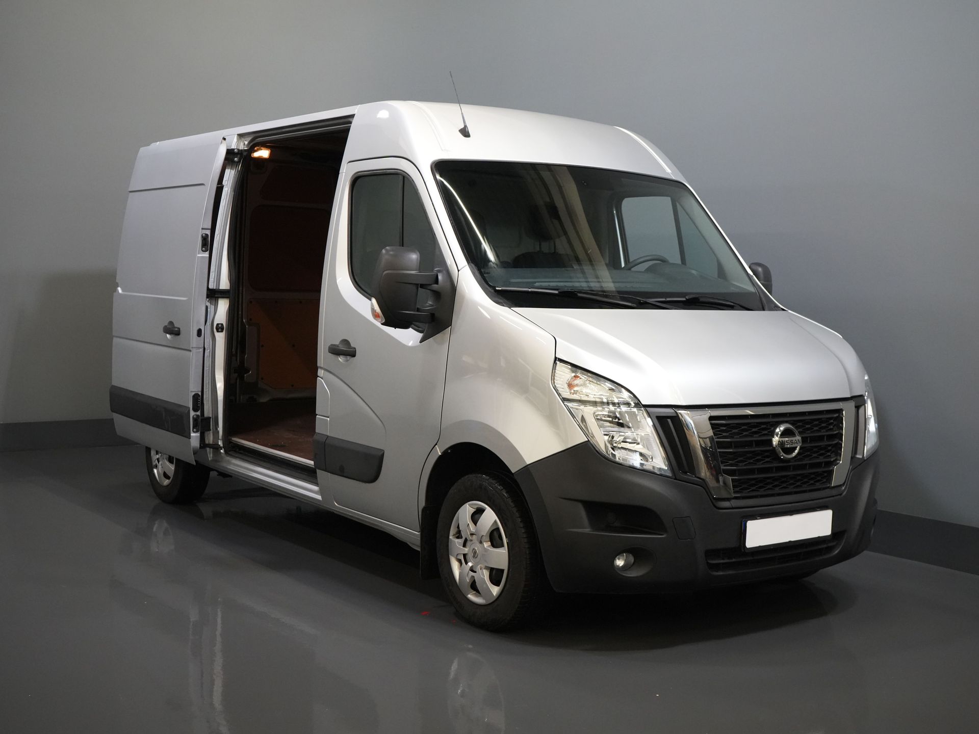 Nissan NV400 Van 35 2.3 dCi 136 к.с. L2H2 2x Зсувні двері/ Клімат/ Навігація/ Круїз/ Камера/ PDC/ Буксирний гак