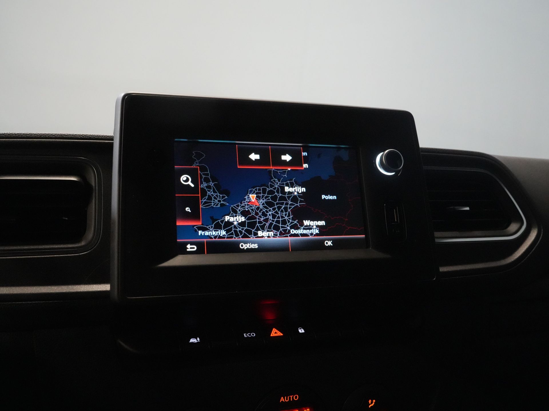 Nissan NV400 Van 35 2.3 dCi 136 к.с. L2H2 2x Зсувні двері/ Клімат/ Навігація/ Круїз/ Камера/ PDC/ Буксирний гак