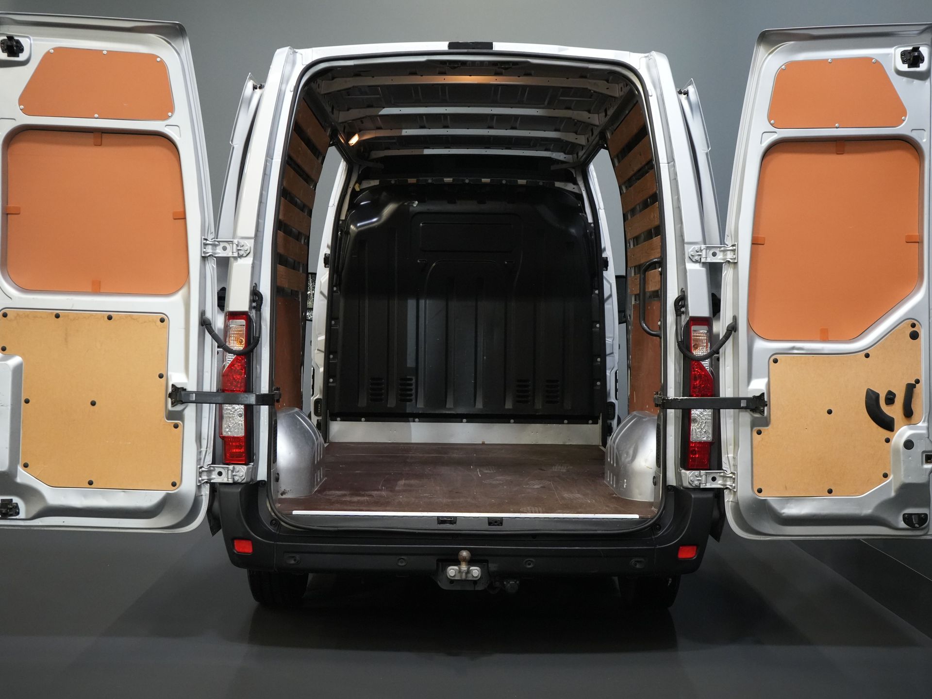 Nissan NV400 Van 35 2.3 dCi 136 к.с. L2H2 2x Зсувні двері/ Клімат/ Навігація/ Круїз/ Камера/ PDC/ Буксирний гак
