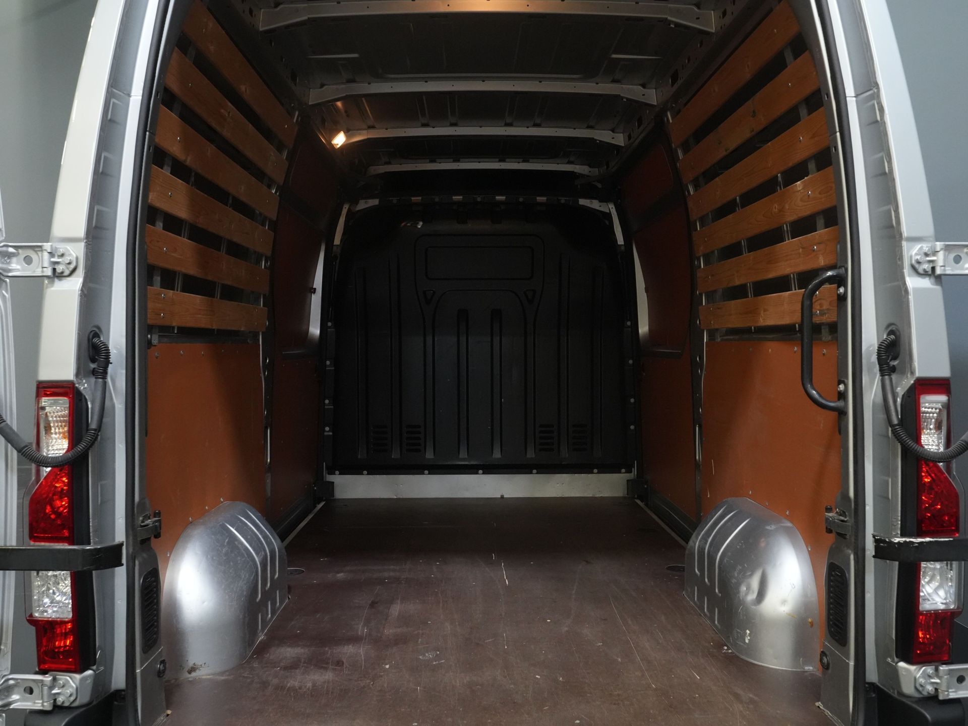 Nissan NV400 Van 35 2.3 dCi 136 к.с. L2H2 2x Зсувні двері/ Клімат/ Навігація/ Круїз/ Камера/ PDC/ Буксирний гак