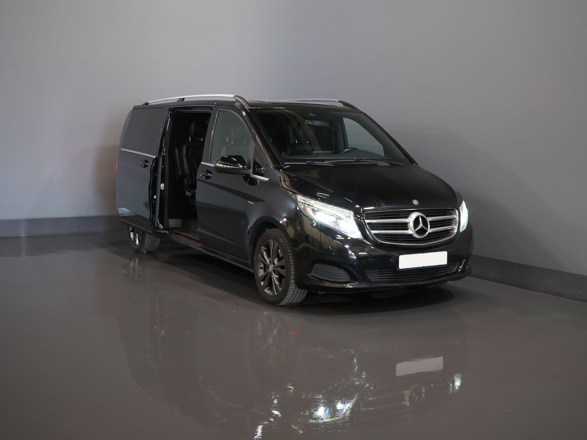 Mercedes-Benz V-Klasse Bestelbus 250d XL L3 Avantgarde DC Dubbel Cabine BPM VRIJ! LED/ Leder/ Climate/ 2xSchuifdeur/ Standkachel/ Stoelverw/ Navi/ Elek.Klep/ Cam