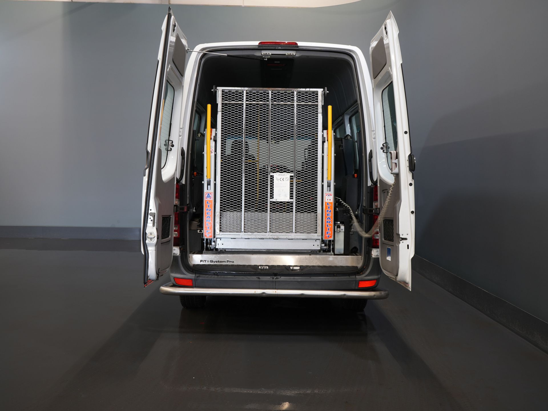 Mercedes-Benz Sprinter Passenger Transport 313 2.2 CDI L2H2 €9,922 Incl. VAT BPM FREE! EXPORT Combi/ 9 persons/ Kombi/ 9P/ Airco/ Wheelchair lift