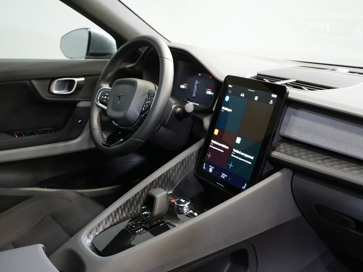 Polestar 2 Berline Long Range 78 kWh 551 km WLTP 94% SOH LED/ Adapt.Cruise/ Mémoire/ Sièges chauffants/ Carplay/ Navigation/ Climatisation