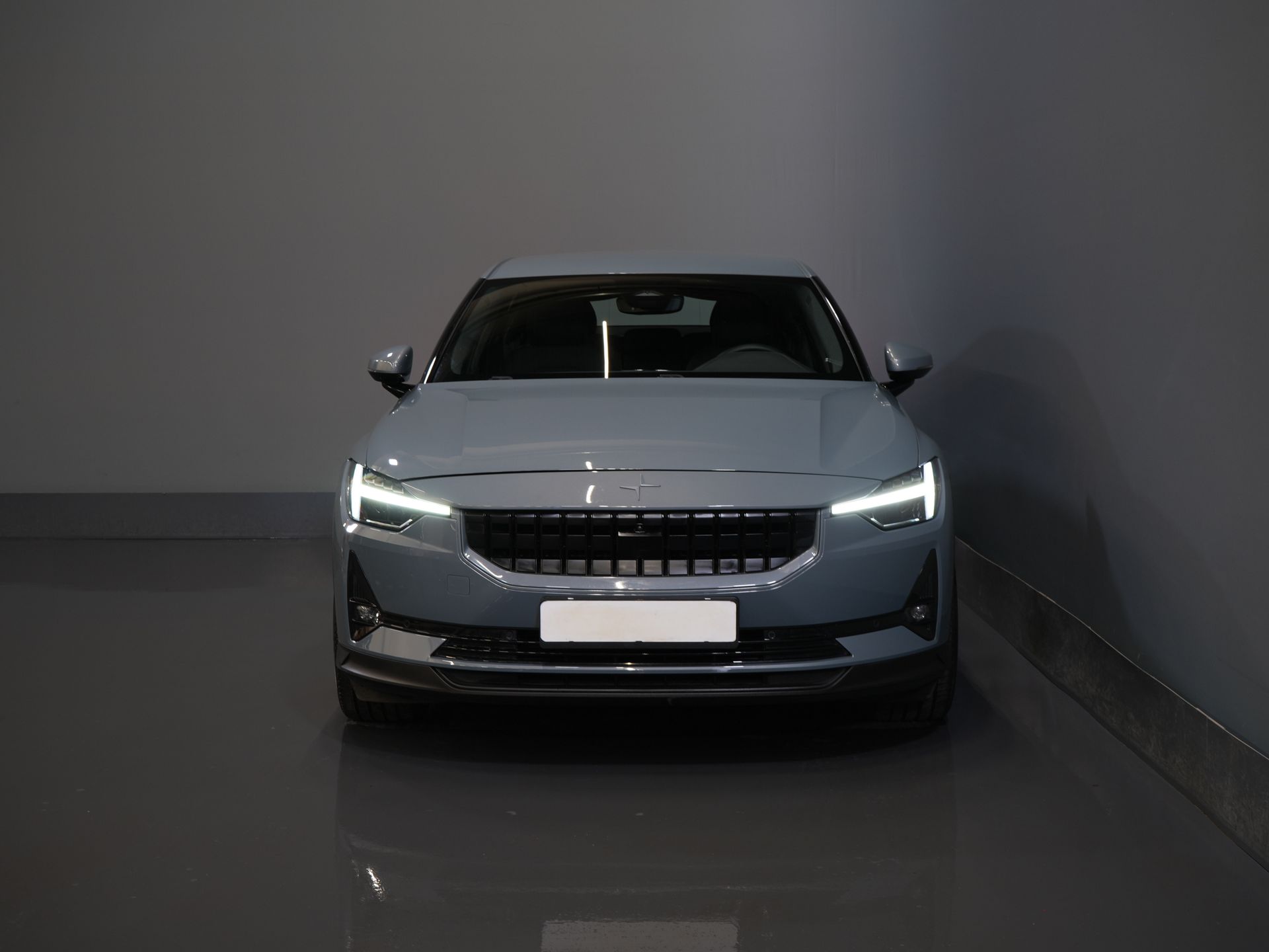 Polestar 2 Berline Long Range 78 kWh 551 km WLTP 94% SOH LED/ Adapt.Cruise/ Mémoire/ Sièges chauffants/ Carplay/ Navigation/ Climatisation