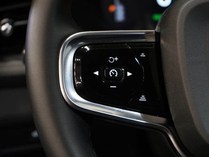 Polestar 2 Berline Long Range 78 kWh 551 km WLTP 94% SOH LED/ Adapt.Cruise/ Mémoire/ Sièges chauffants/ Carplay/ Navigation/ Climatisation