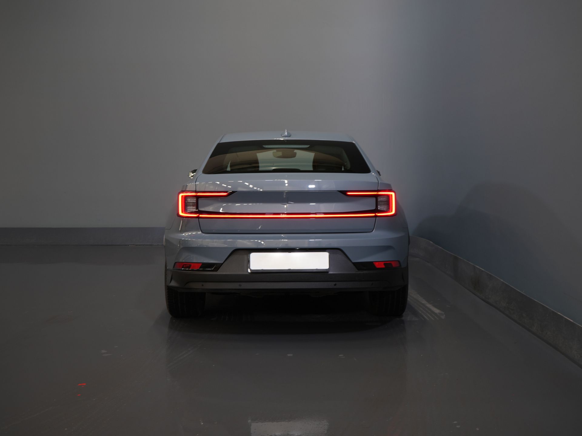 Polestar 2 Berline Long Range 78 kWh 551 km WLTP 94% SOH LED/ Adapt.Cruise/ Mémoire/ Sièges chauffants/ Carplay/ Navigation/ Climatisation