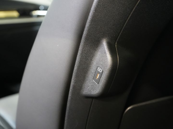 Kia Niro SUV 1.6 GDi PHEV Executive Line Harman Kardon/ Stoelvent./ 18