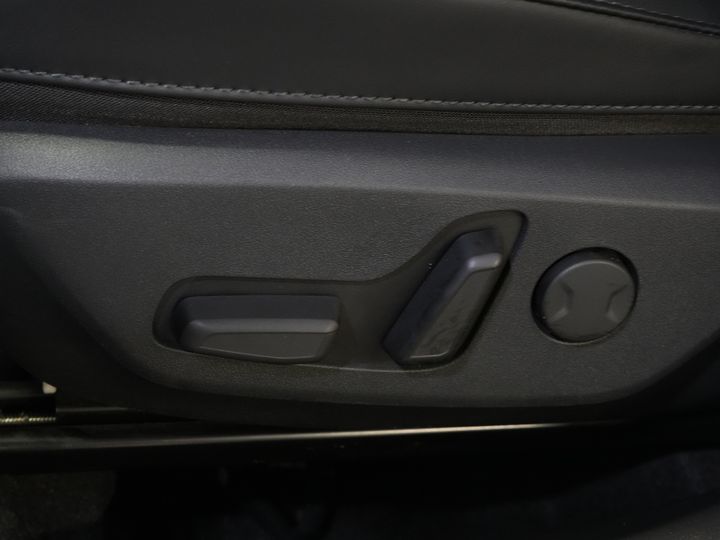 Kia Niro SUV 1.6 GDi PHEV Executive Line Harman Kardon/ Stoelvent./ 18