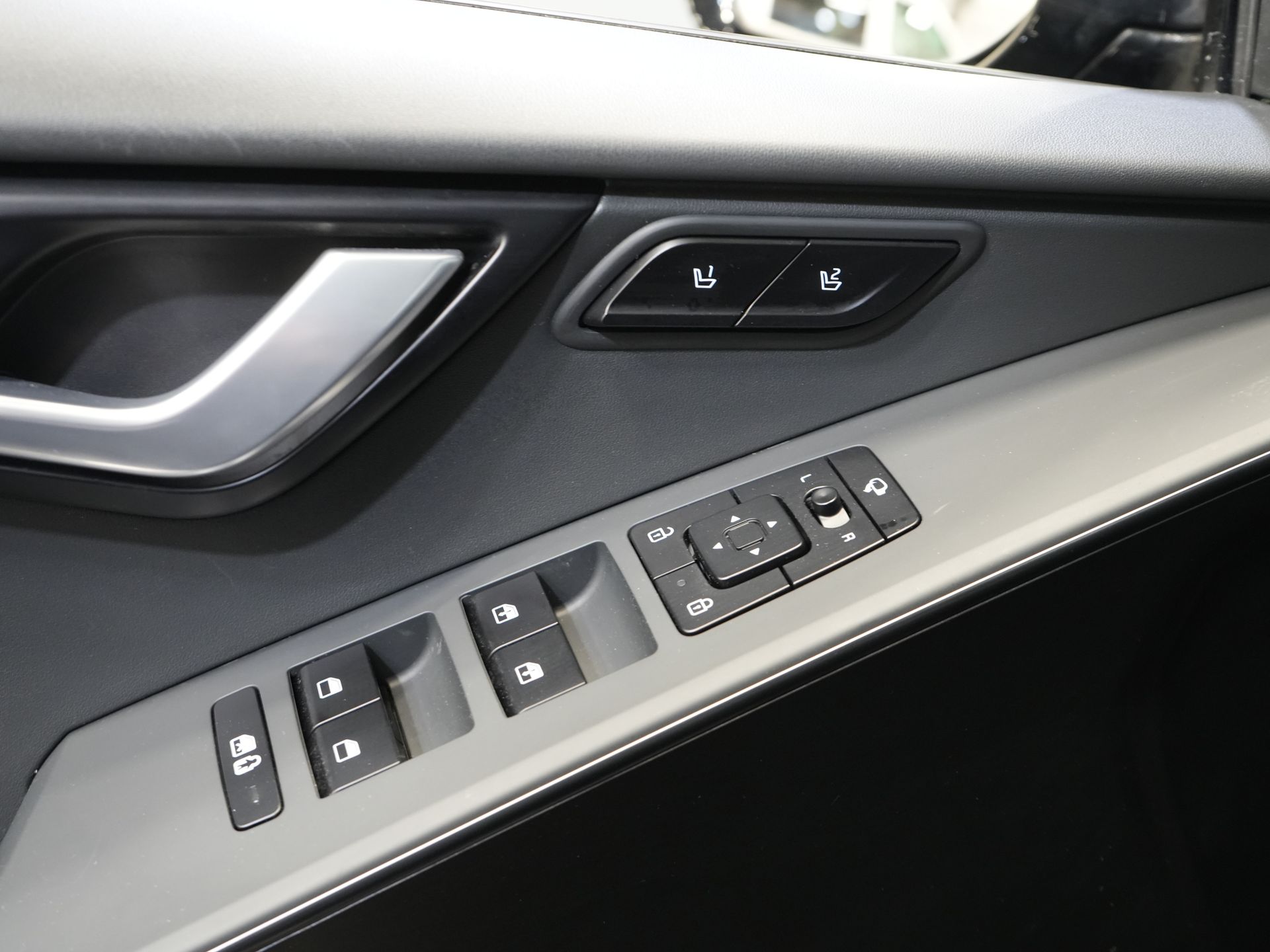 Kia Niro SUV 1.6 GDi PHEV Executive Line Harman Kardon/ Stoelvent./ 18