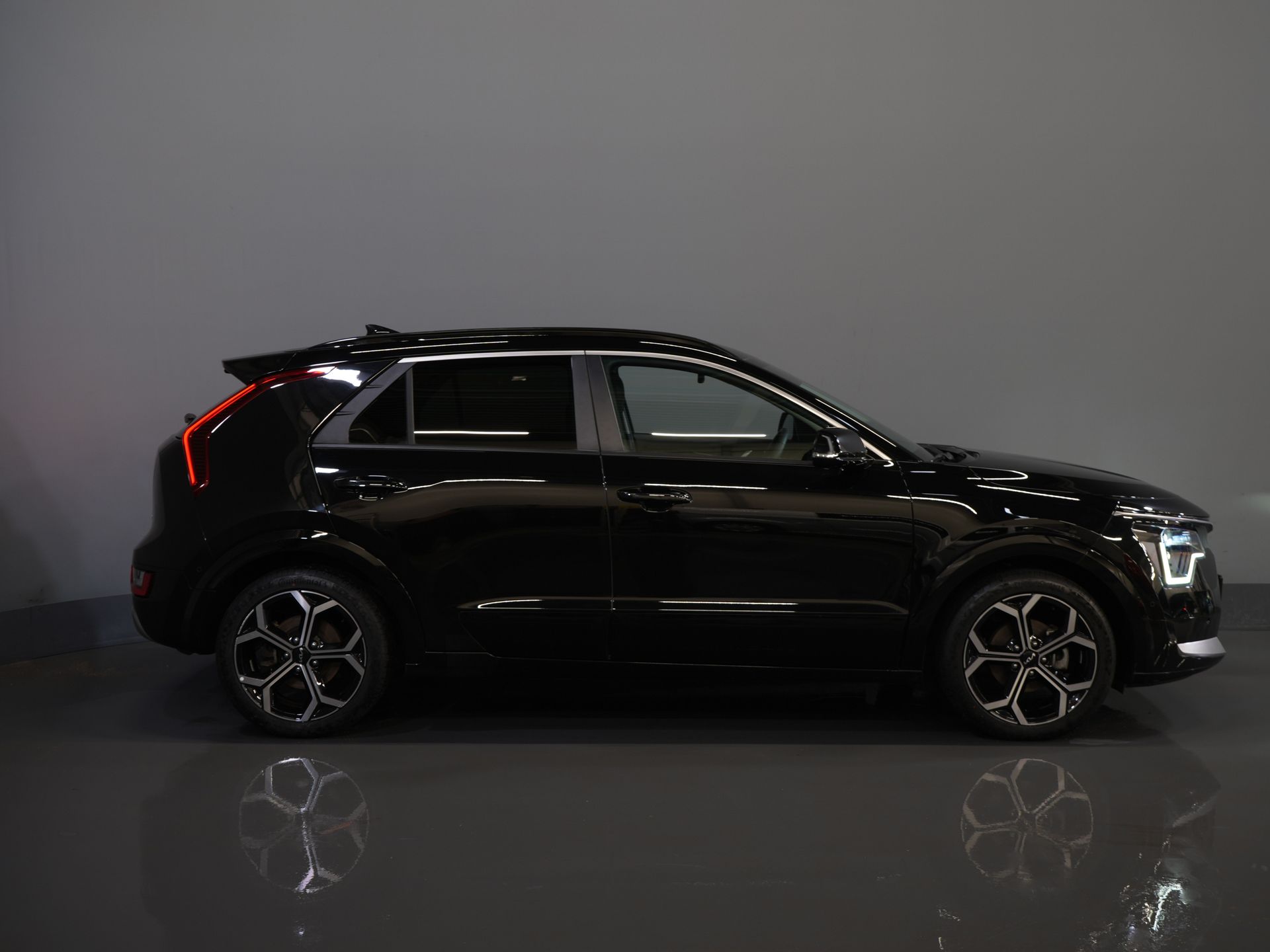 Kia Niro SUV 1.6 GDi PHEV Executive Line Harman Kardon/ Stoelvent./ 18