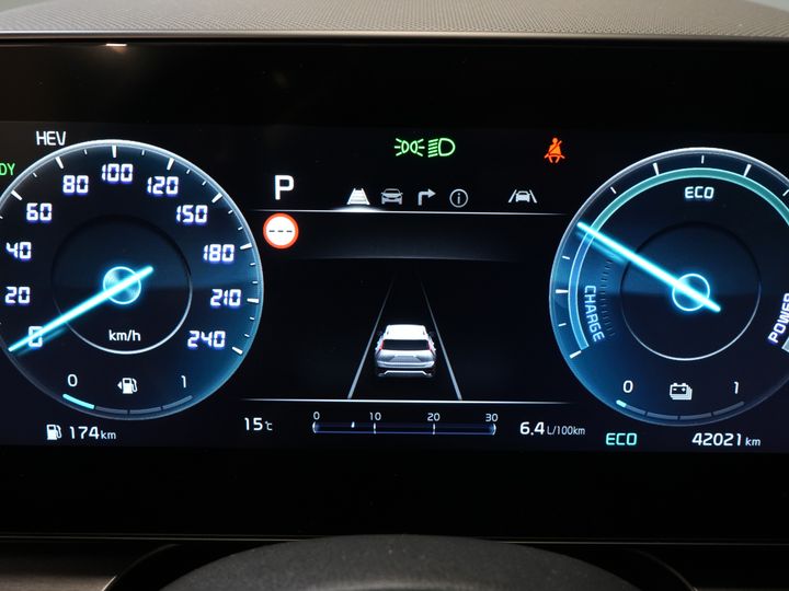 Kia Niro SUV 1.6 GDi PHEV Executive Line Harman Kardon/ Stoelvent./ 18