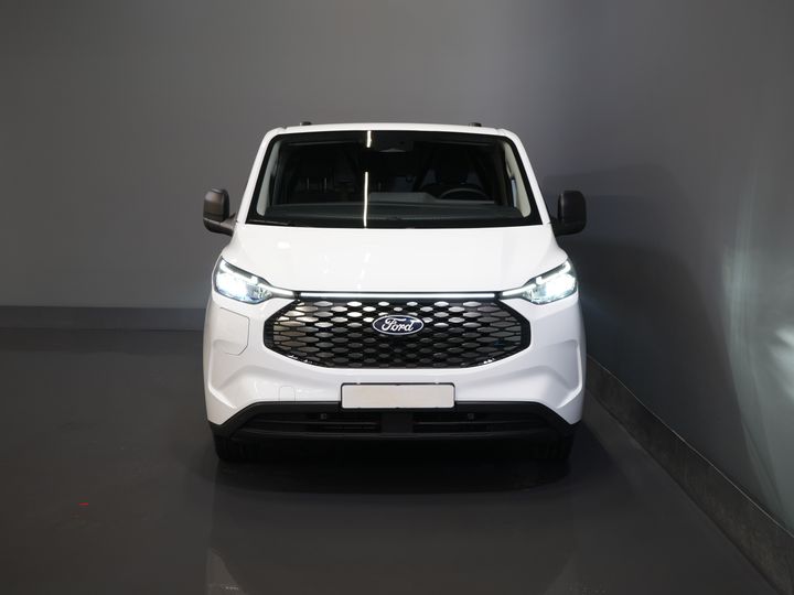 Ford E-Transit Custom Bestelbus 340 L2 Trend 65 kWh 330 km WLTP LED/ Snellader/ 2.3t Trekverm./ Stuurverw./ Stoelverw./ Carplay/ Climate/ Camera/ PDC/ Cruise