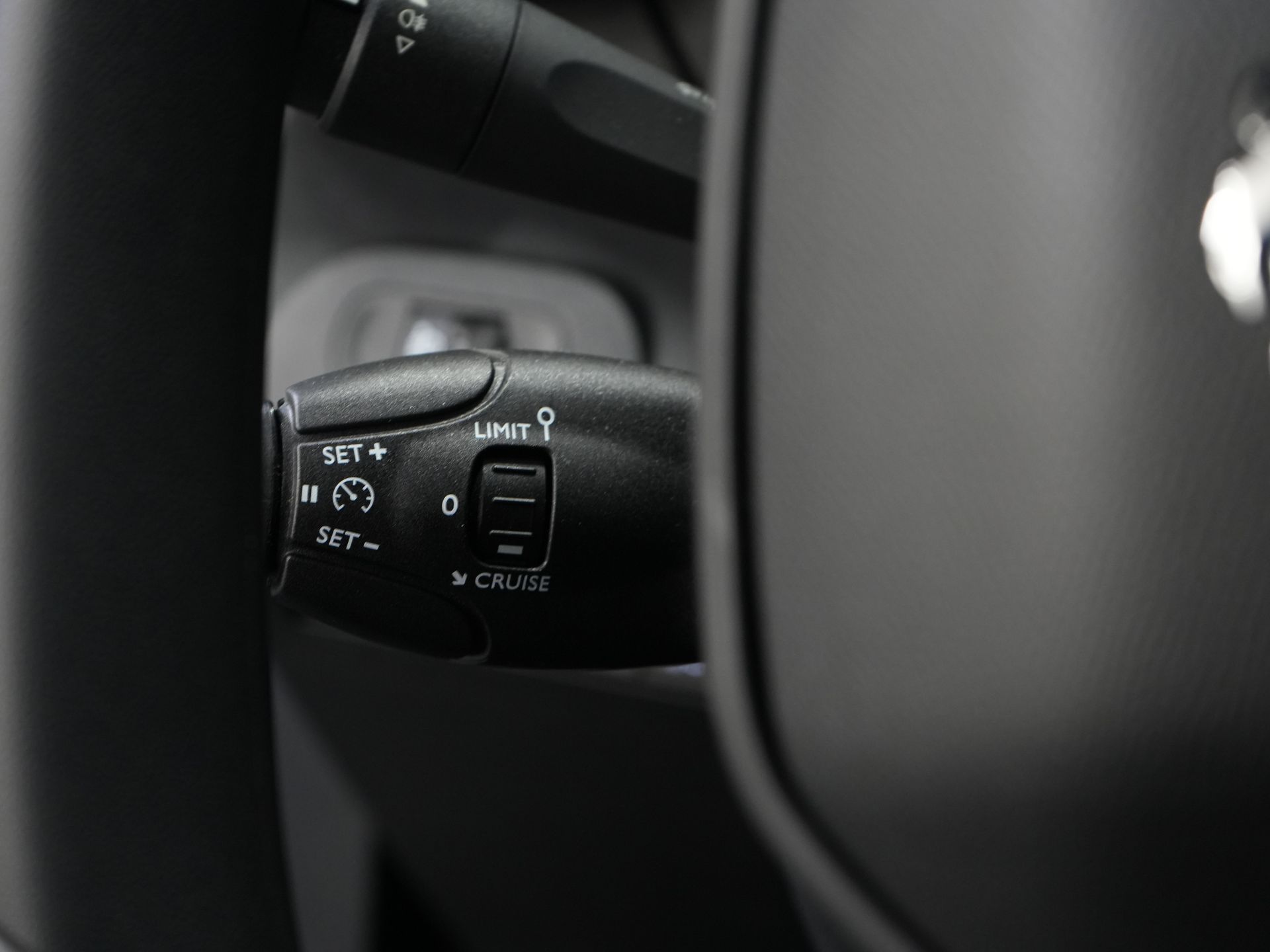 Peugeot e-Partner Van 50 kWh 280 km WLTP Încălzire stand/ Încărcător rapid/ DAB/ Cruise/ Aer condiționat