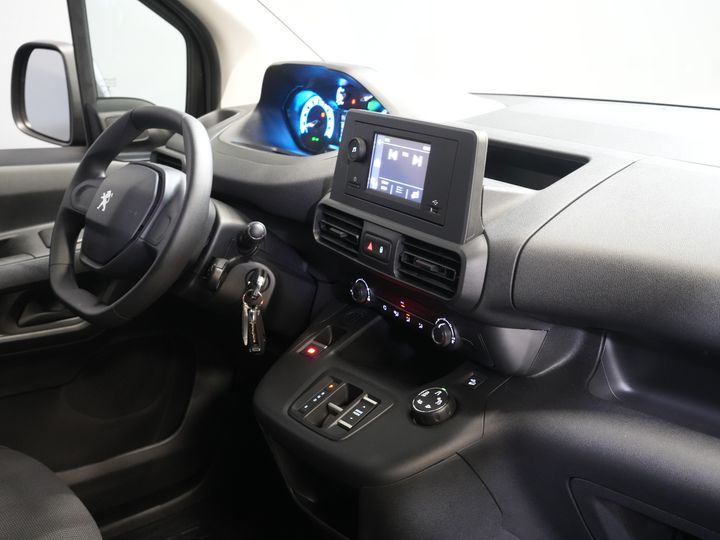 Peugeot e-Partner Van 50 kWh 280 km WLTP Încălzire stand/ Încărcător rapid/ DAB/ Cruise/ Aer condiționat
