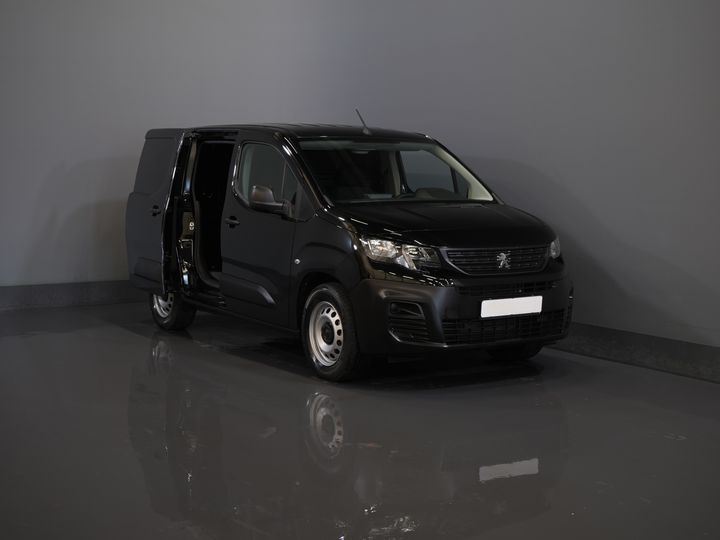 Peugeot e-Partner Van 50 kWh 280 km WLTP Încălzire stand/ Încărcător rapid/ DAB/ Cruise/ Aer condiționat