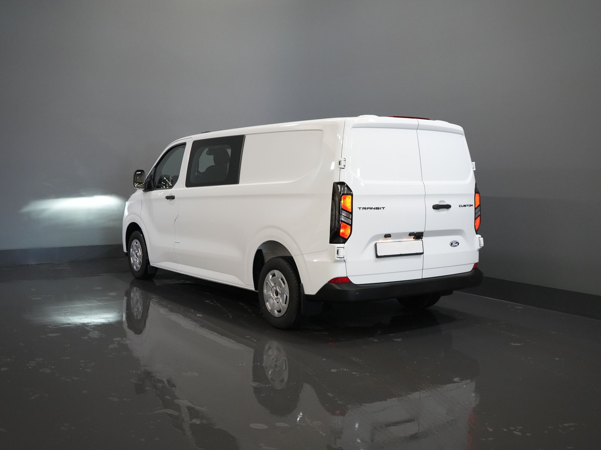 Ford Transit Custom Van 320 2.0 TDCI 136 hp L2 Trend BPM FREE! DC Double Cab/ 5 years/200,000 km Warranty/ Carplay/ Climate/ Camera/ PDC/ Cruise