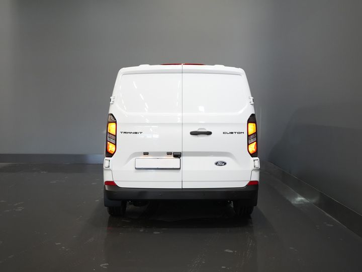 Ford Transit Custom Van 320 2.0 TDCI 136 hp L2 Trend BPM FREE! DC Double Cab/ 5 years/200,000 km Warranty/ Carplay/ Climate/ Camera/ PDC/ Cruise