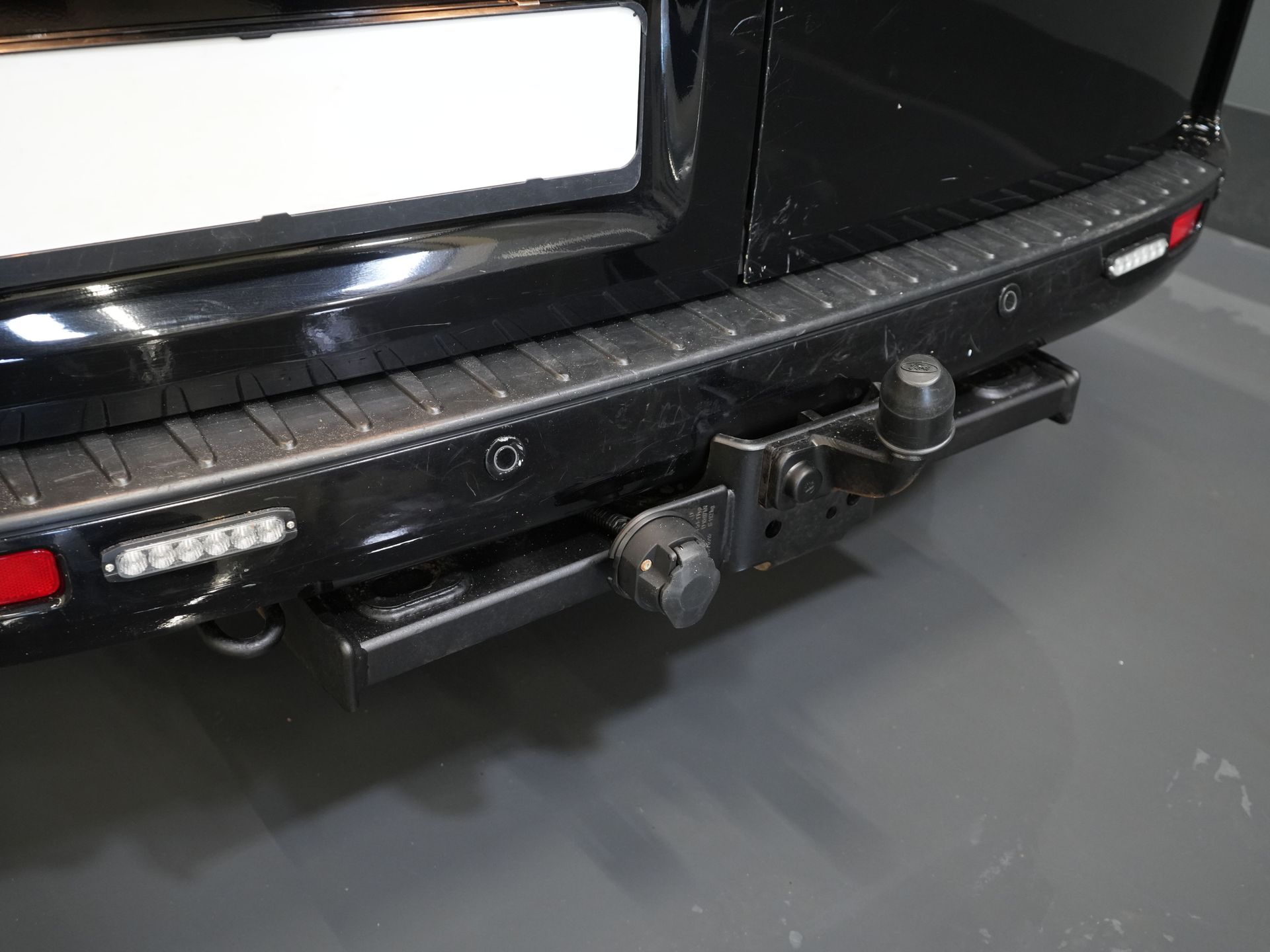 Ford Transit Custom Van 2.0 TDCI 130 CP Aut. L2 Bi-Xenon/ Încălzire scaune/ Încălzire stand/ Cameră/ Cruise/ LMV/ PDC