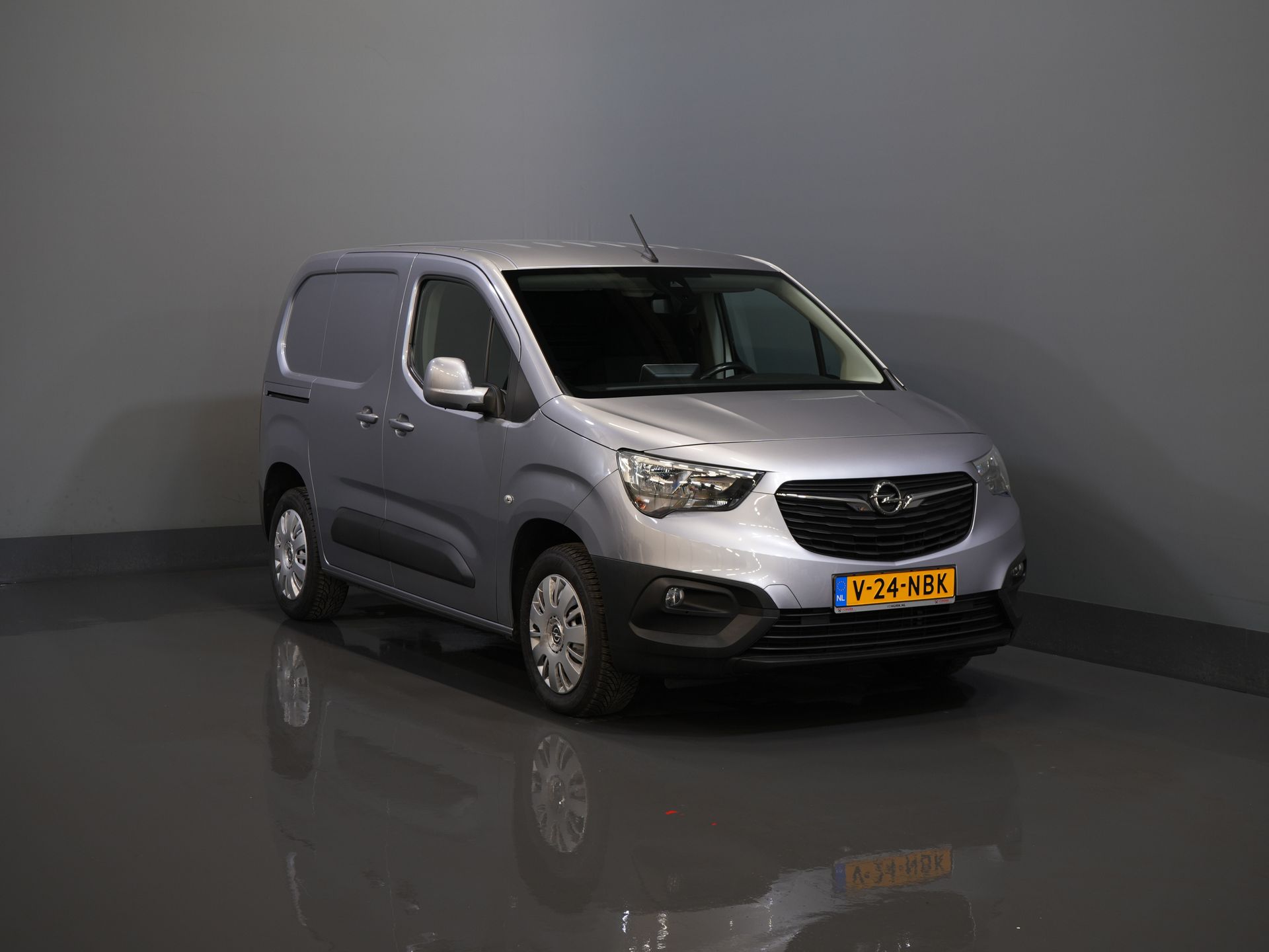 Opel Combo Bestelbus 1.2 Turbo 130 pk Aut. BENZINE BPM VRIJ! Keyless/ Carplay/ PDC/ Cruise/ Trekhaak/ Airco
