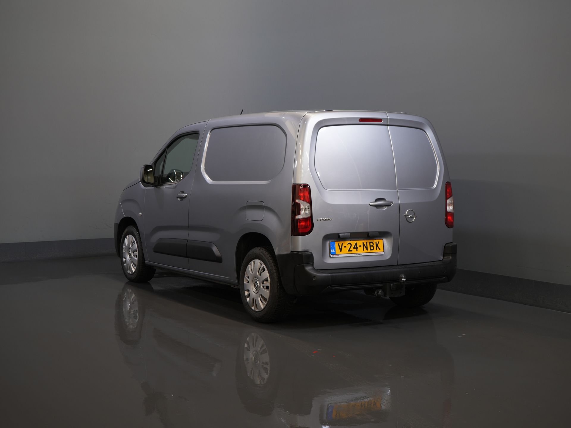 Opel Combo Bestelbus 1.2 Turbo 130 pk Aut. BENZINE BPM VRIJ! Keyless/ Carplay/ PDC/ Cruise/ Trekhaak/ Airco