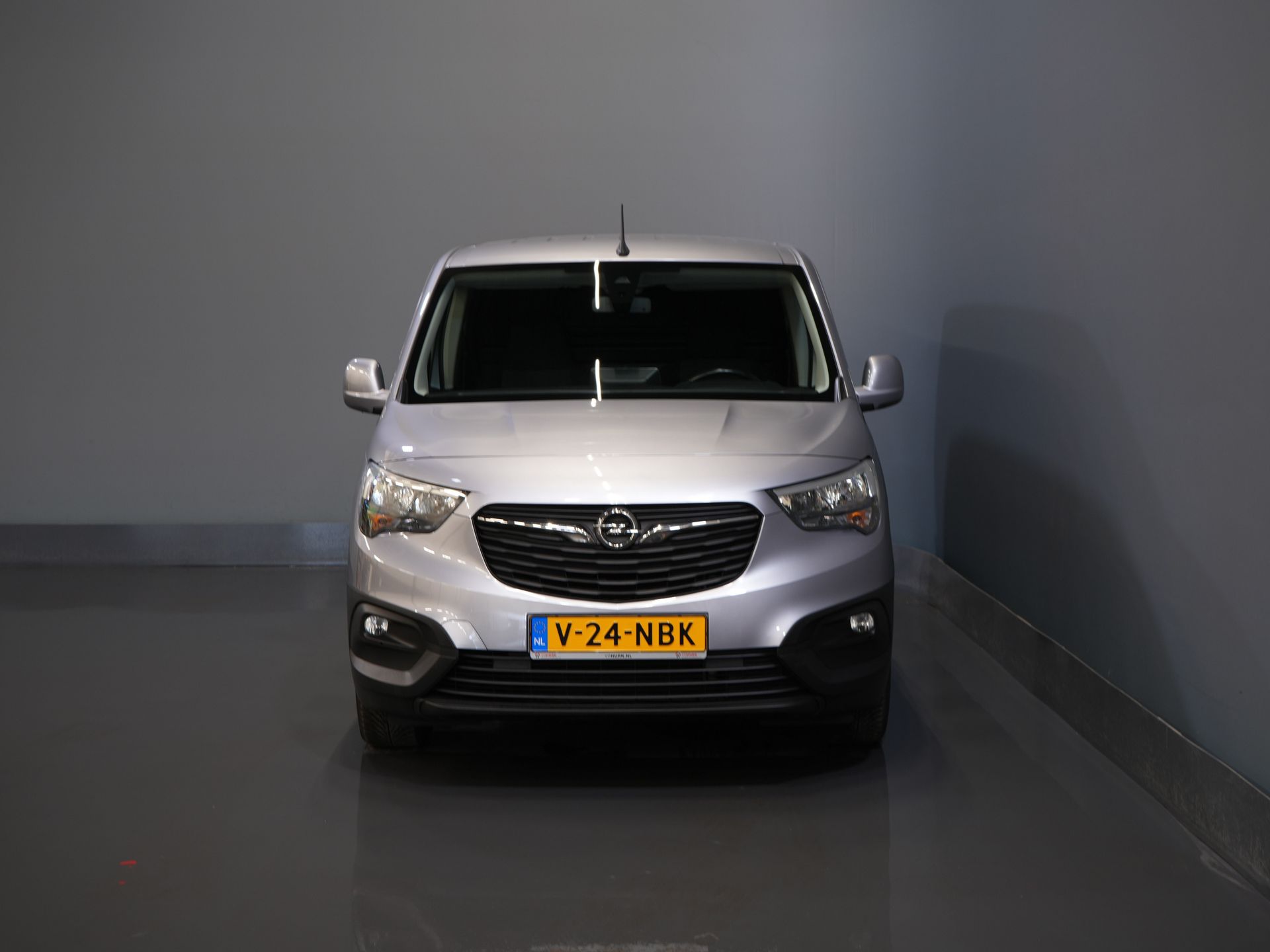 Opel Combo Bestelbus 1.2 Turbo 130 pk Aut. BENZINE BPM VRIJ! Keyless/ Carplay/ PDC/ Cruise/ Trekhaak/ Airco