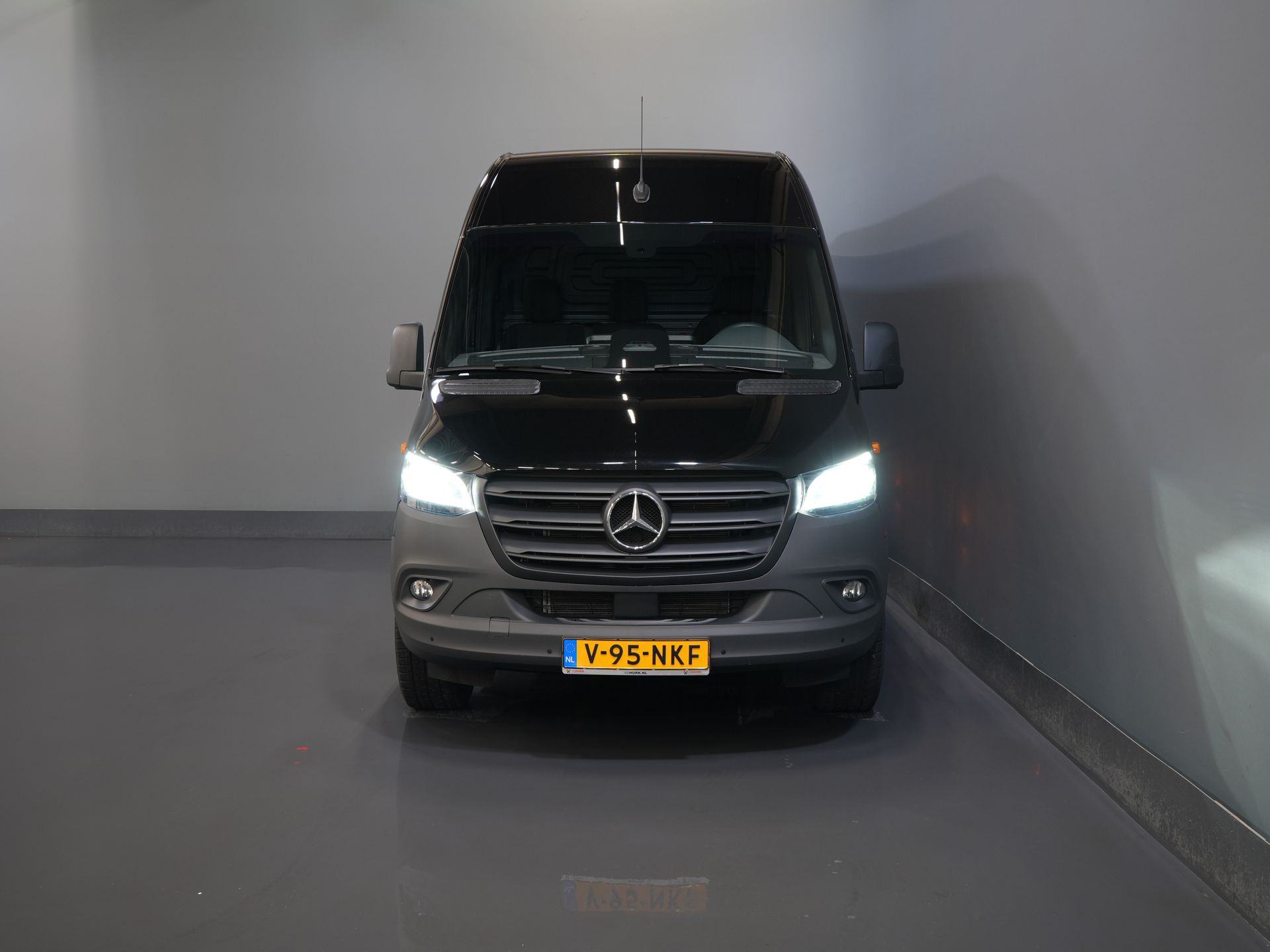 Mercedes-Benz Sprinter Van 317 Aut. L2H2 BPM GRATIS! (Facelift) 3.5t Hak holowniczy/ LED/ Fotel rozkładany/ 270 Gr. Drzwi/ Ogrzewanie siedzeń/ Navi/ Kamera/ PDC/ Cruise/ Airco