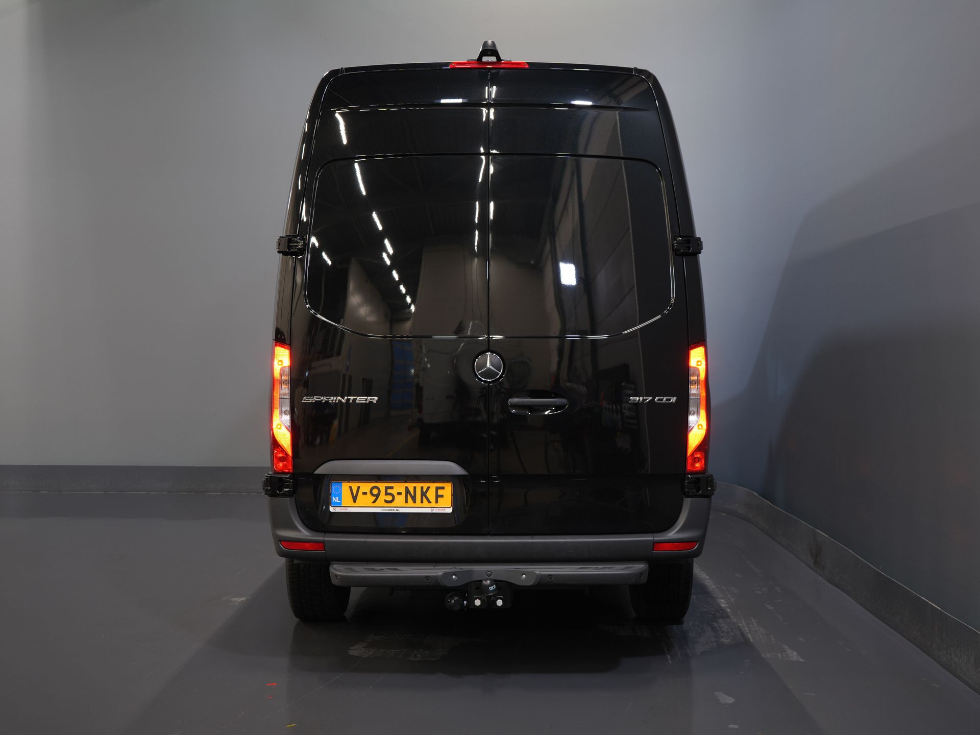 Mercedes-Benz Sprinter Van 317 Aut. L2H2 BPM GRATIS! (Facelift) 3.5t Hak holowniczy/ LED/ Fotel rozkładany/ 270 Gr. Drzwi/ Ogrzewanie siedzeń/ Navi/ Kamera/ PDC/ Cruise/ Airco