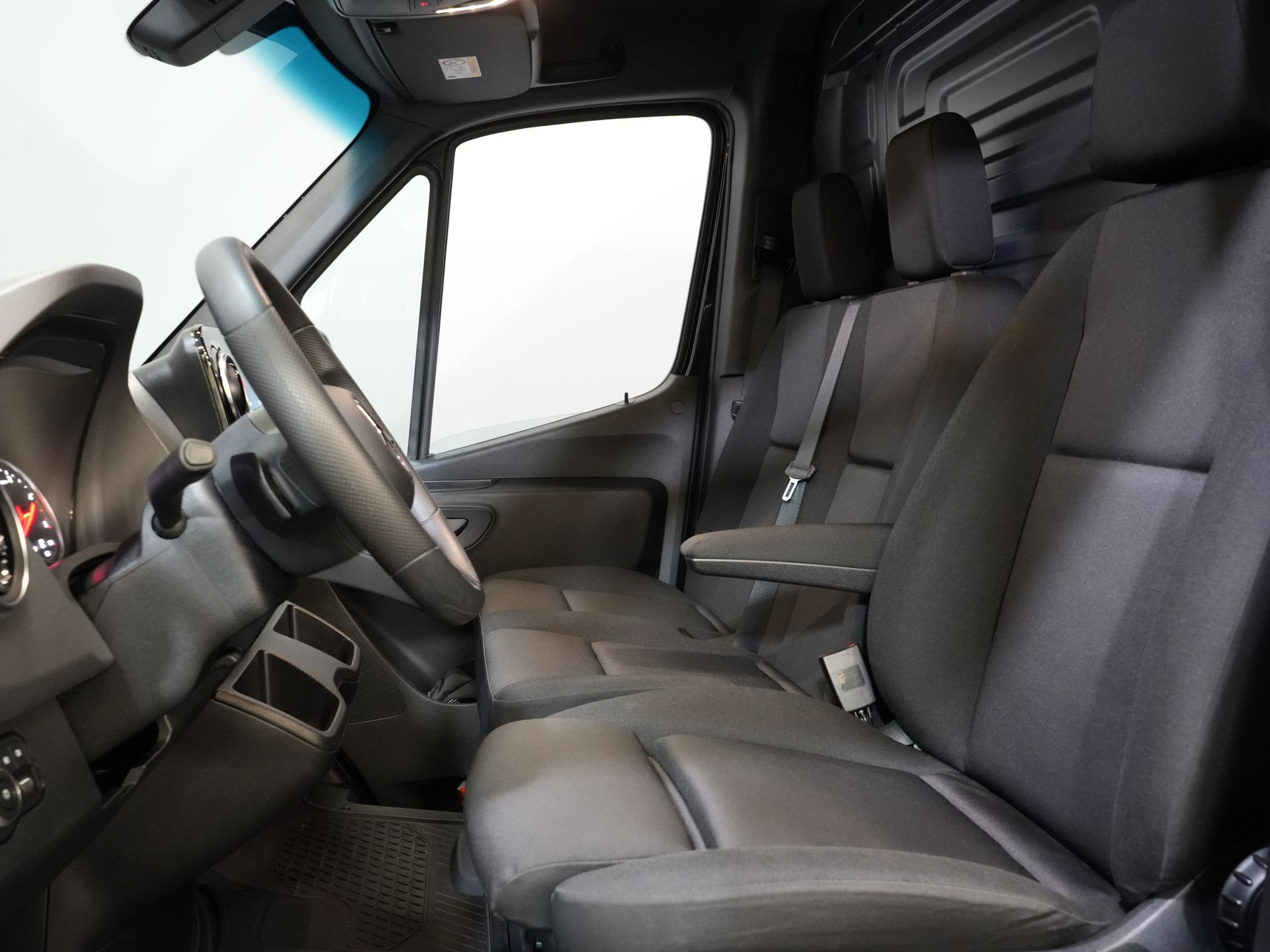 Mercedes-Benz Sprinter Van 317 Aut. L2H2 BPM GRATIS! (Facelift) 3.5t Hak holowniczy/ LED/ Fotel rozkładany/ 270 Gr. Drzwi/ Ogrzewanie siedzeń/ Navi/ Kamera/ PDC/ Cruise/ Airco