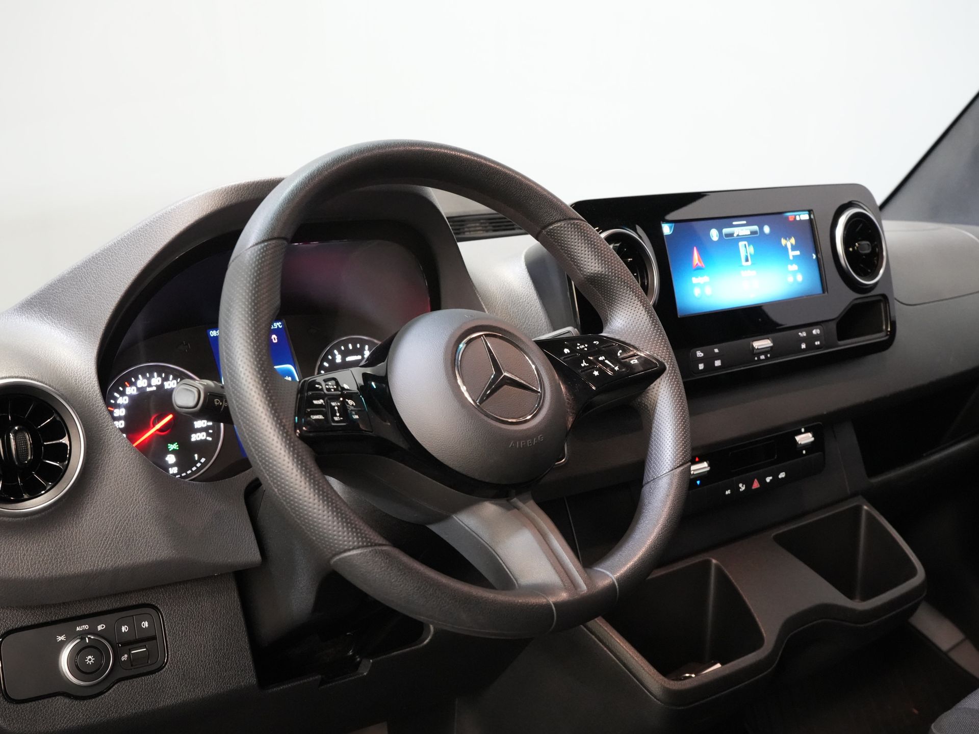 Mercedes-Benz Sprinter Van 317 Aut. L2H2 BPM GRATIS! (Facelift) 3.5t Hak holowniczy/ LED/ Fotel rozkładany/ 270 Gr. Drzwi/ Ogrzewanie siedzeń/ Navi/ Kamera/ PDC/ Cruise/ Airco