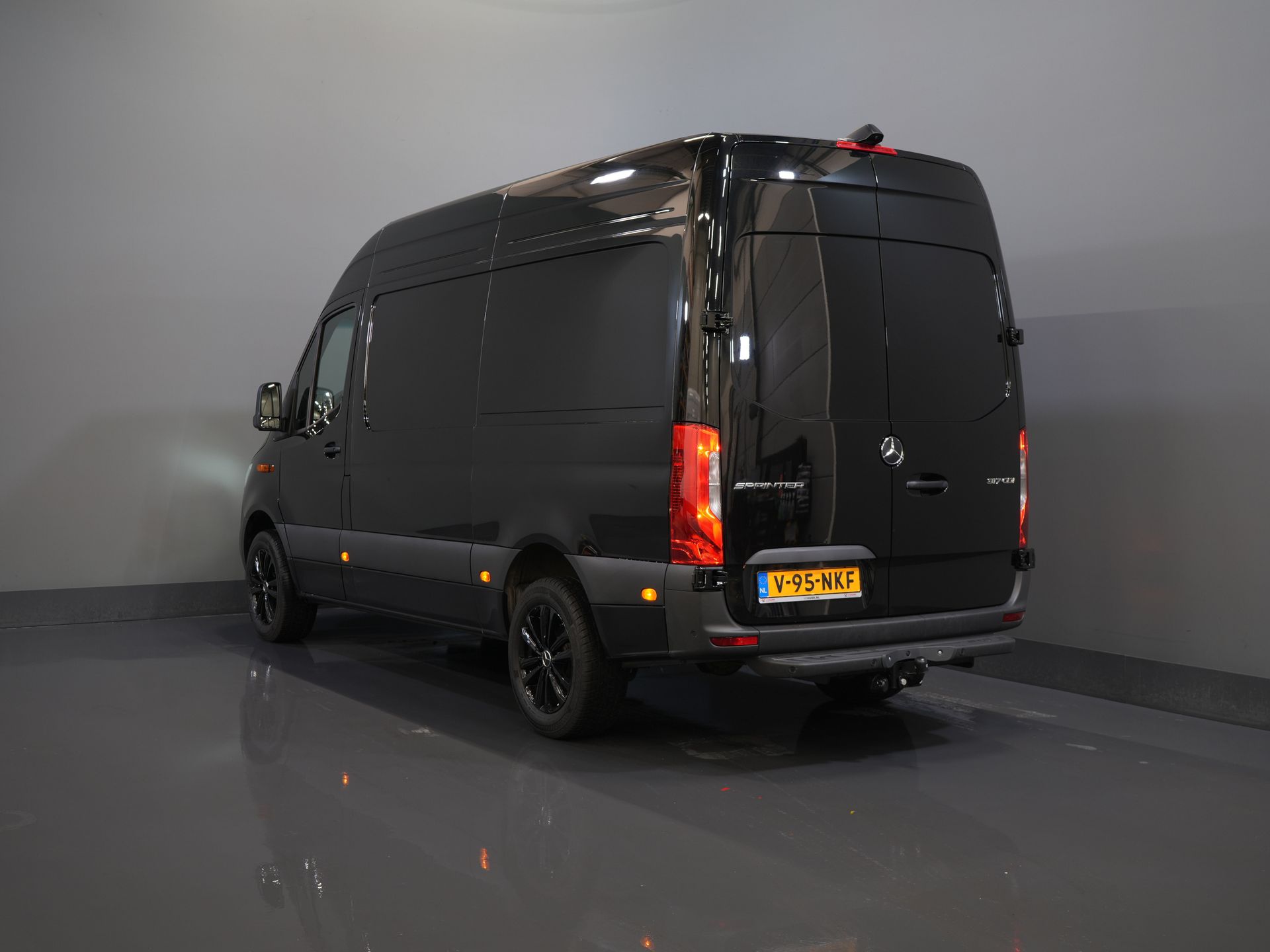 Mercedes-Benz Sprinter Van 317 Aut. L2H2 BPM GRATIS! (Facelift) 3.5t Hak holowniczy/ LED/ Fotel rozkładany/ 270 Gr. Drzwi/ Ogrzewanie siedzeń/ Navi/ Kamera/ PDC/ Cruise/ Airco