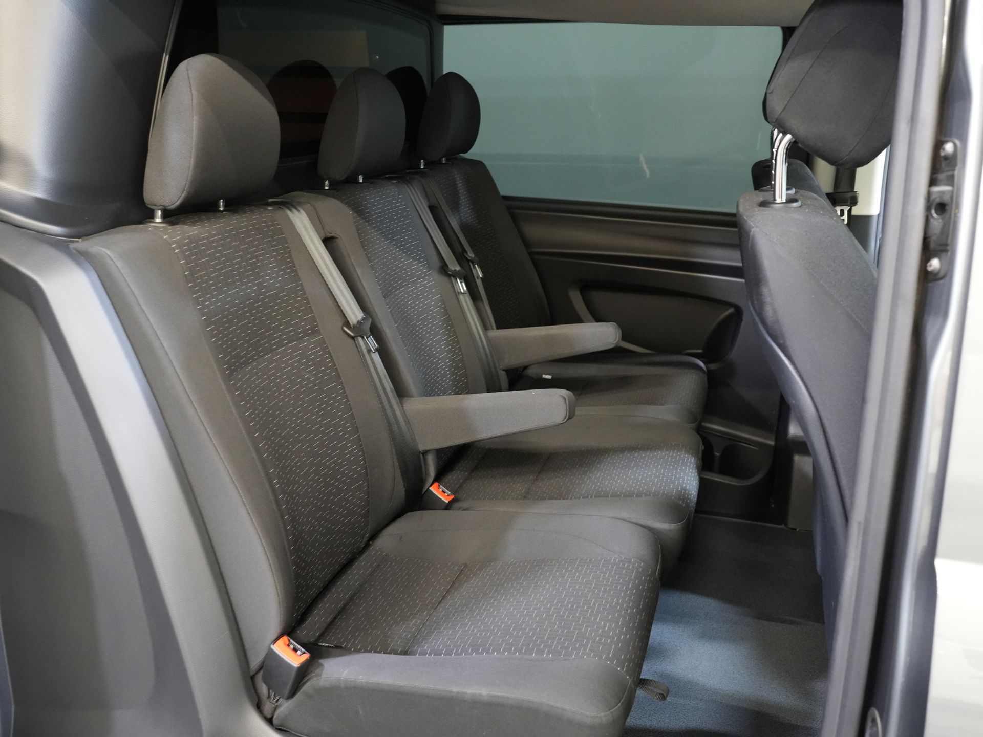 Mercedes-Benz Vito Van 119 CDI Aut. XL L3 DC Double Cab/ LED/ 2.5t Trekverm./ Alarm III/ Stoelverw./ Carplay/ Navi/ Camera/ Climate/ Cruise/ PDC/ 18