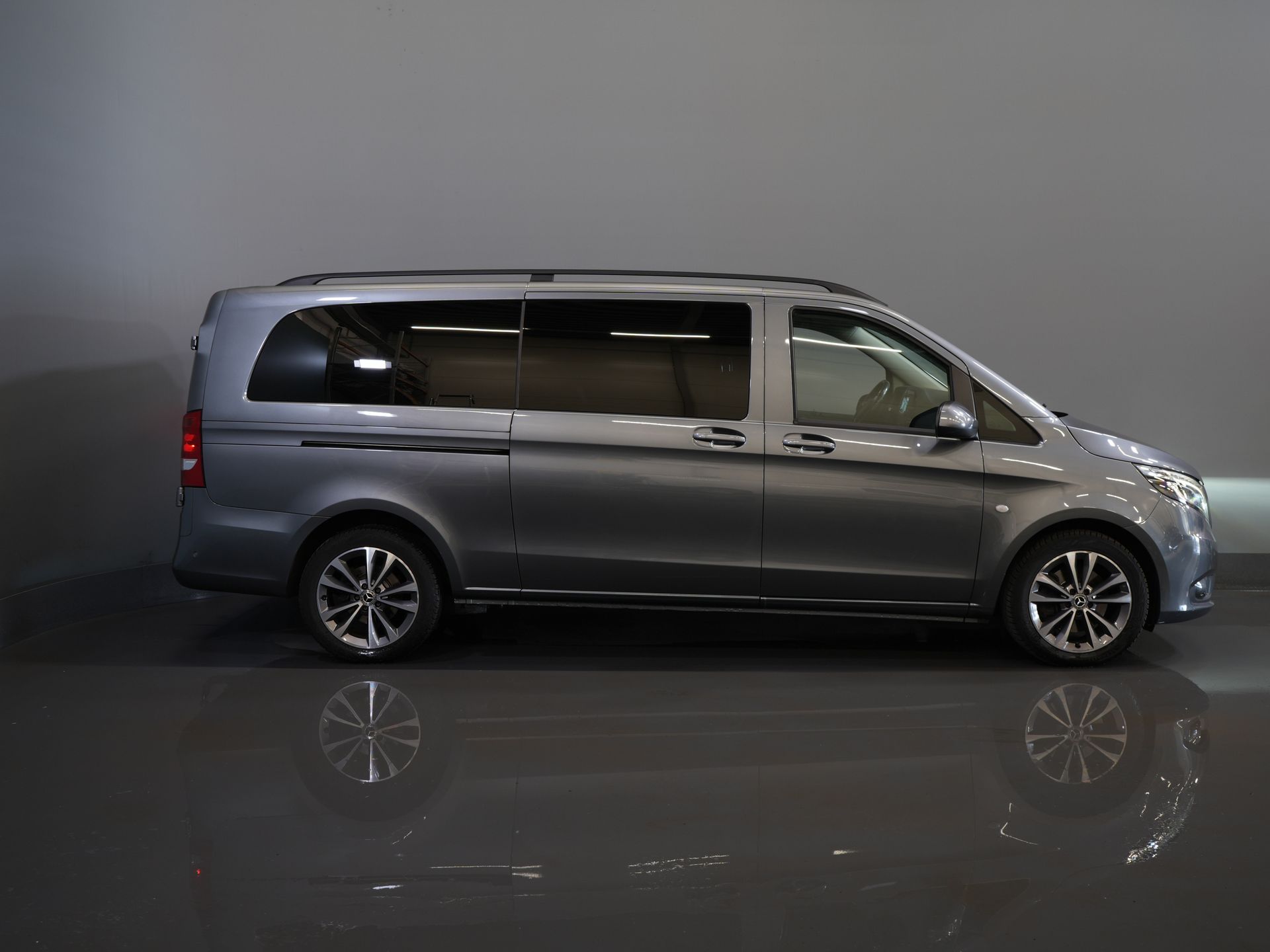 Mercedes-Benz Vito Van 119 CDI Aut. XL L3 DC Double Cab/ LED/ 2.5t Trekverm./ Alarm III/ Stoelverw./ Carplay/ Navi/ Camera/ Climate/ Cruise/ PDC/ 18