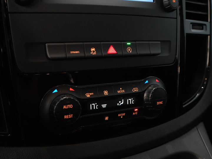 Mercedes-Benz Vito Van 119 CDI Aut. XL L3 DC Double Cab/ LED/ 2.5t Trekverm./ Alarm III/ Stoelverw./ Carplay/ Navi/ Camera/ Climate/ Cruise/ PDC/ 18