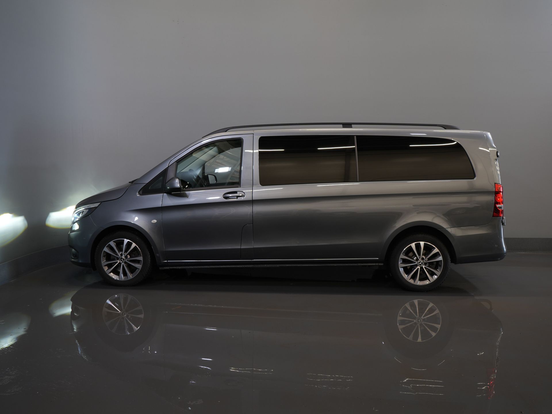 Mercedes-Benz Vito Van 119 CDI Aut. XL L3 DC Double Cab/ LED/ 2.5t Trekverm./ Alarm III/ Stoelverw./ Carplay/ Navi/ Camera/ Climate/ Cruise/ PDC/ 18