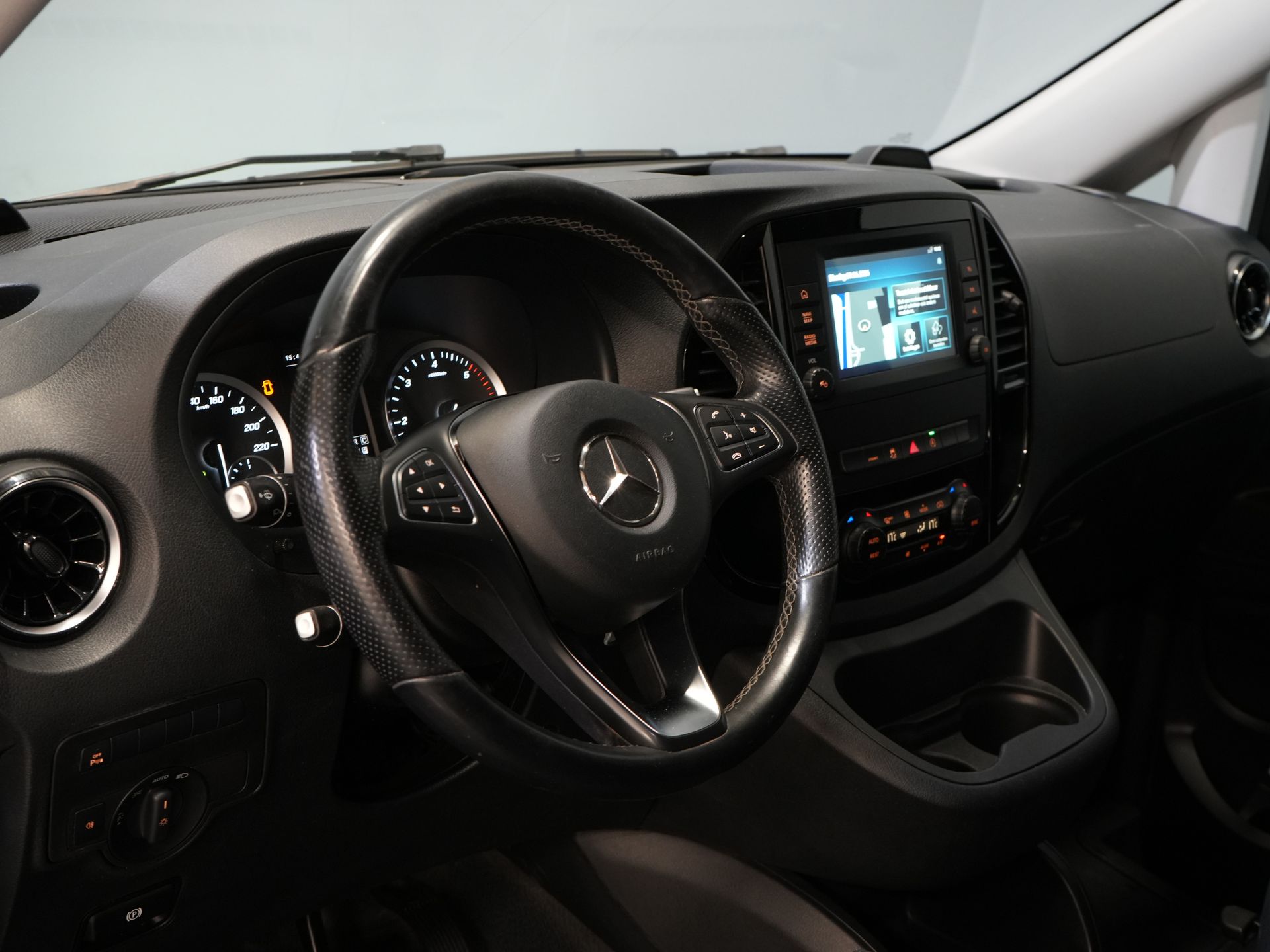 Mercedes-Benz Vito Van 119 CDI Aut. XL L3 DC Double Cab/ LED/ 2.5t Trekverm./ Alarm III/ Stoelverw./ Carplay/ Navi/ Camera/ Climate/ Cruise/ PDC/ 18