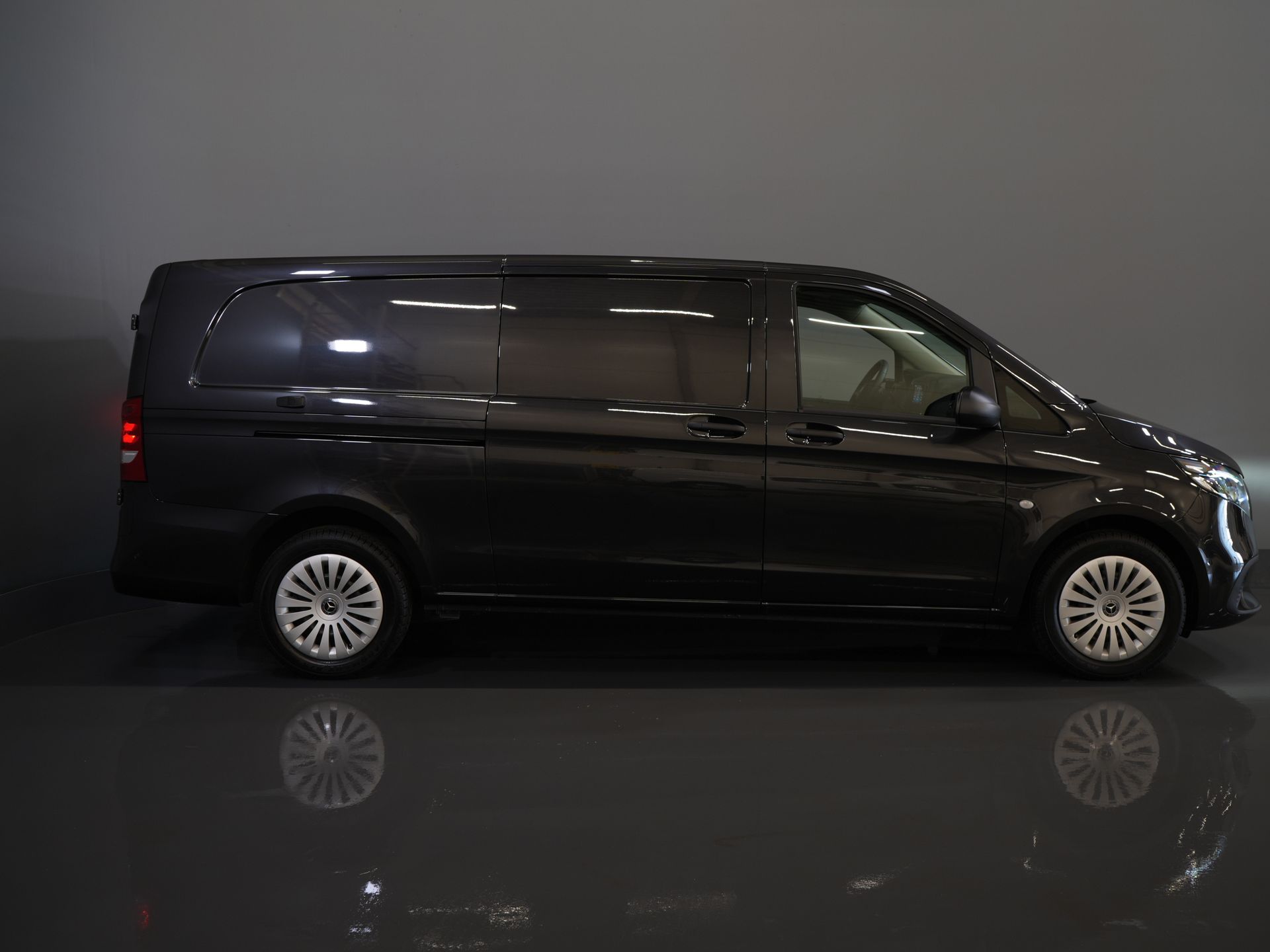 Mercedes-Benz Vito Bestelbus 116 CDI Aut. L3 LED/ Carplay/ 270Gr.Deuren./ Stoelverw/ Camera/ PDC V+A/ Trekhaak/ Navi/ Cruise