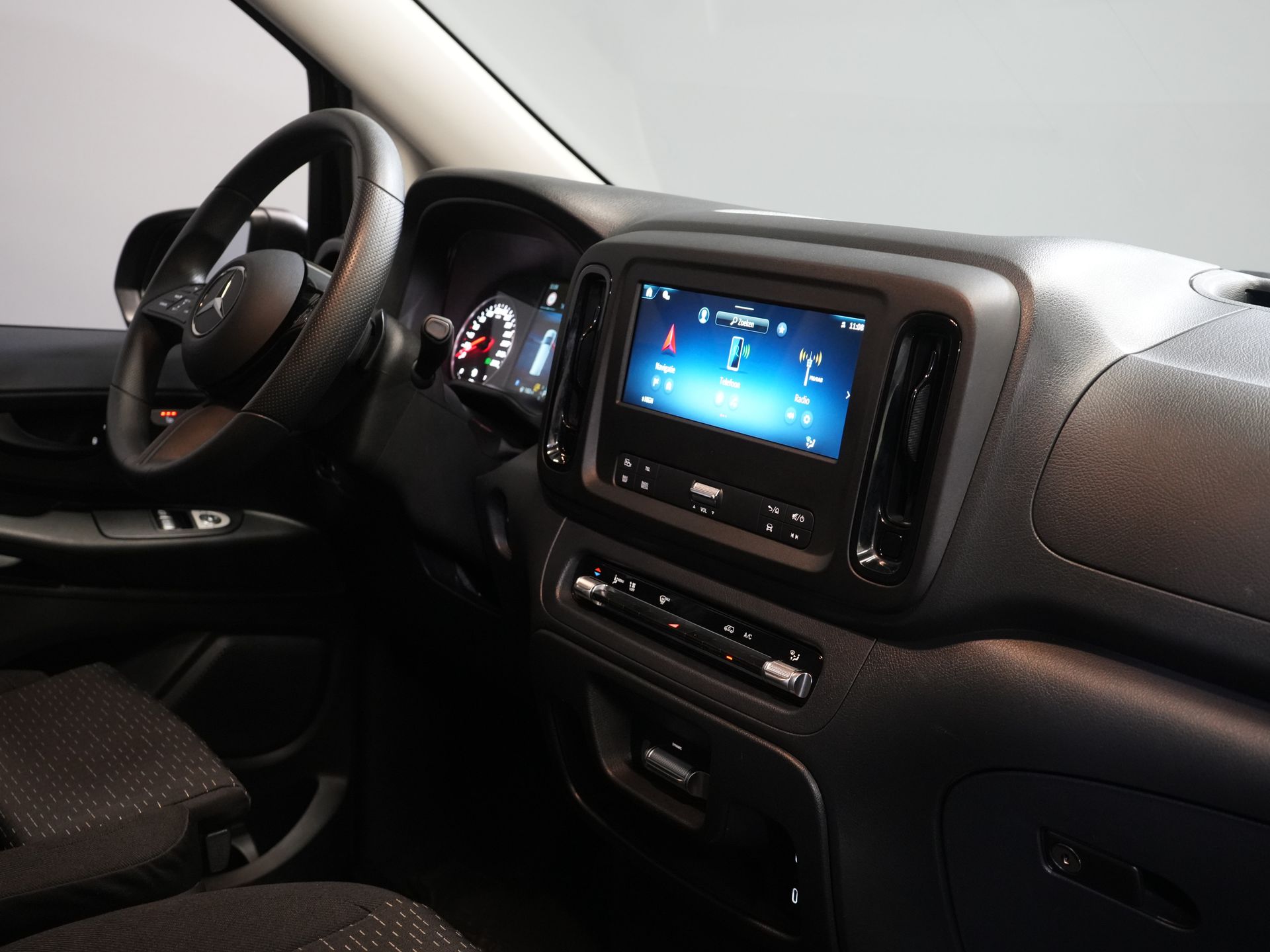 Mercedes-Benz Vito Bestelbus 116 CDI Aut. L3 LED/ Carplay/ 270Gr.Deuren./ Stoelverw/ Camera/ PDC V+A/ Trekhaak/ Navi/ Cruise