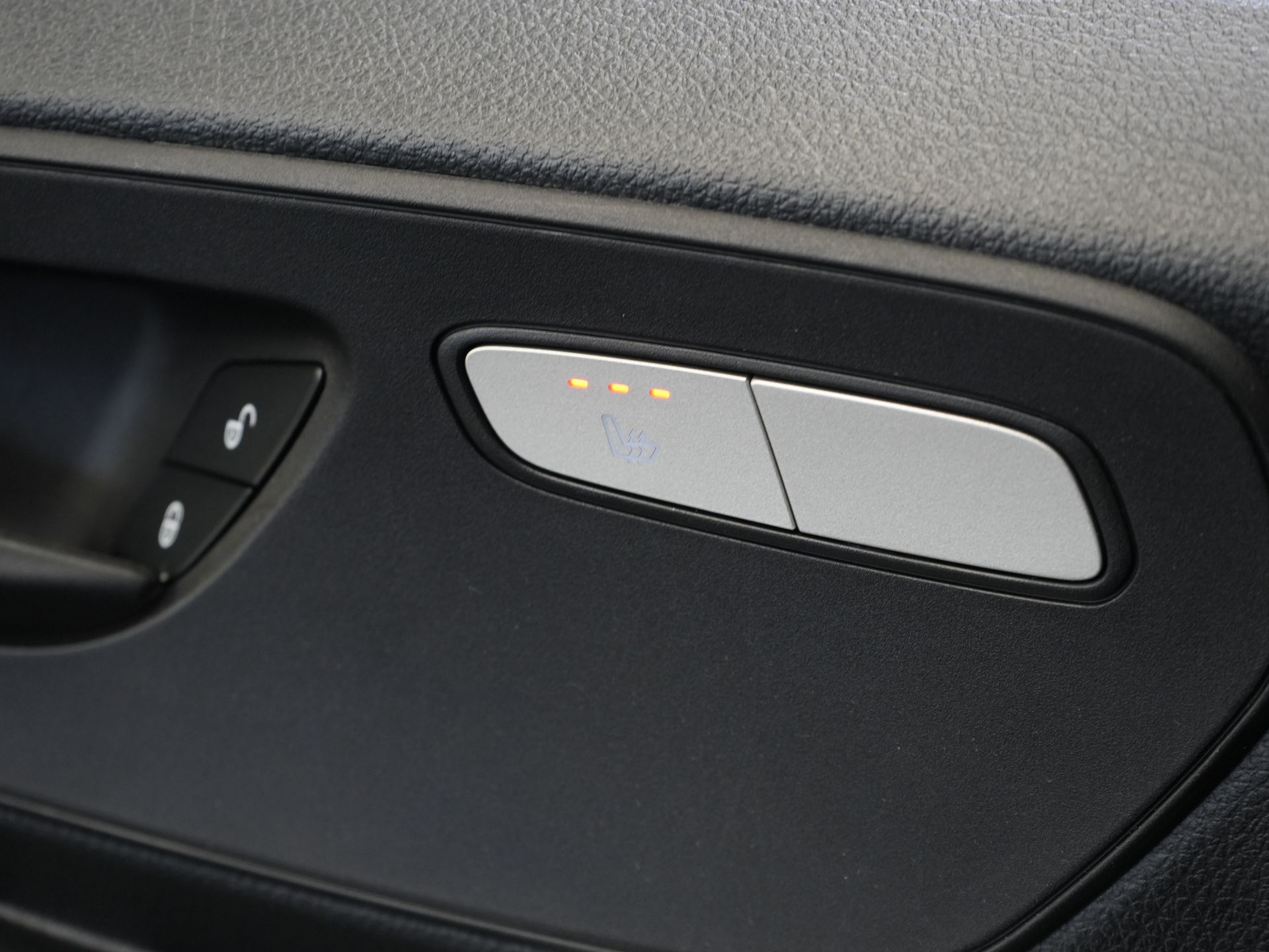 Mercedes-Benz Vito Bestelbus 116 CDI Aut. L3 LED/ Carplay/ 270Gr.Deuren./ Stoelverw/ Camera/ PDC V+A/ Trekhaak/ Navi/ Cruise