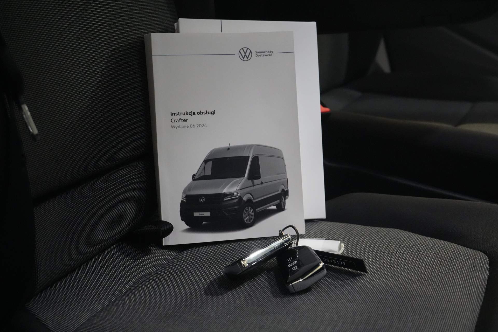 Volkswagen Crafter Bestelbus 35 140 pk DSG Aut. L3H3 BPM VRIJ! LED/ Virtual Cockpit/ Camera/ Cruise/ Carplay/ Gev.Stoel