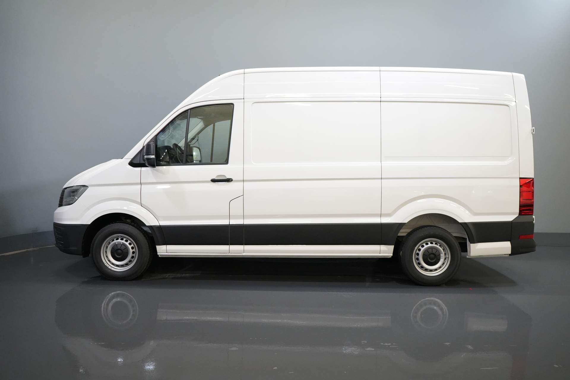 Volkswagen Crafter Bestelbus 35 140 pk DSG Aut. L3H3 BPM VRIJ! LED/ Virtual Cockpit/ Camera/ Cruise/ Carplay/ Gev.Stoel